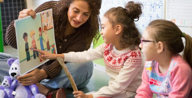 Des élèves participent à un programme de la Ligue accompagne l'école