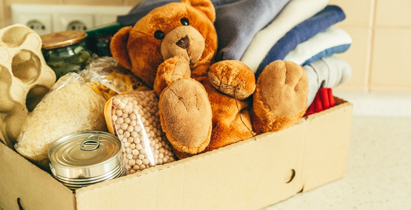 Boites avec des jouets récoltés lors d'un évènement solidaire.