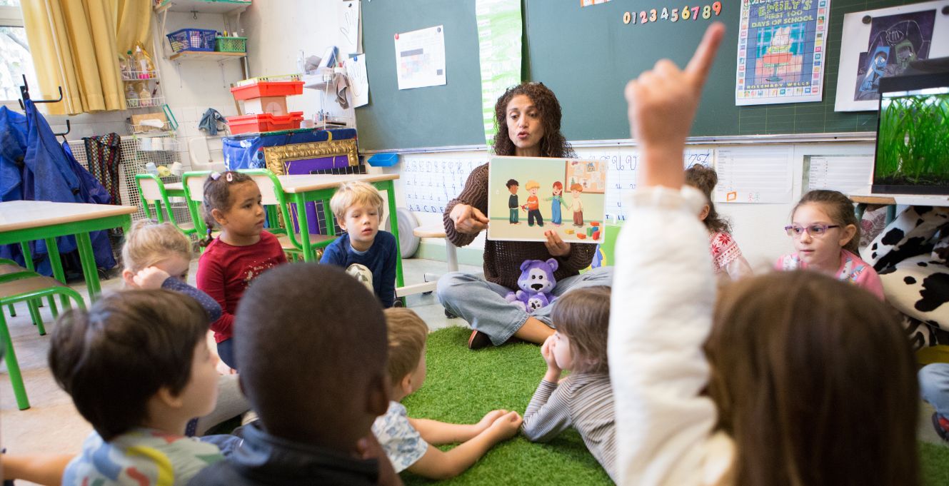 une classe formée au programme Vivre ensemble, Fri for mobberi