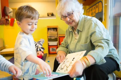 Lire et faire lire enfant et bénévole